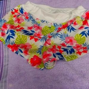 Hawaiian floral workout shorts for little girls size 7/8